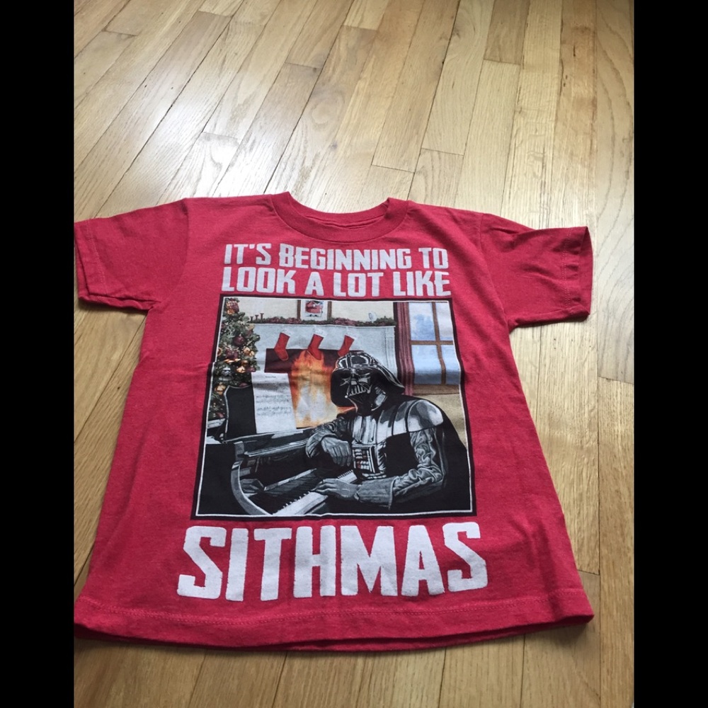 ➡️2/$20⬅️ NEVER WORN! ⭐Star Wars T-shirt⭐